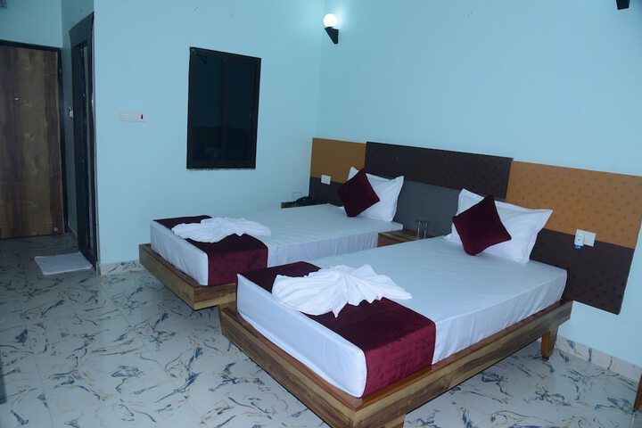 Room 13 of 26
