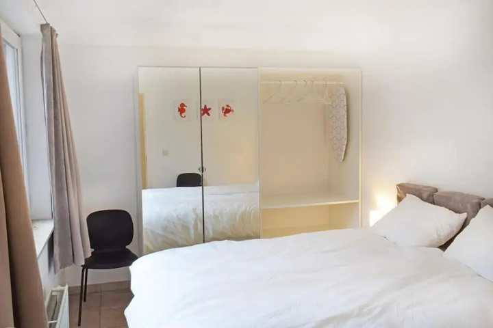 Room 2 of 11
