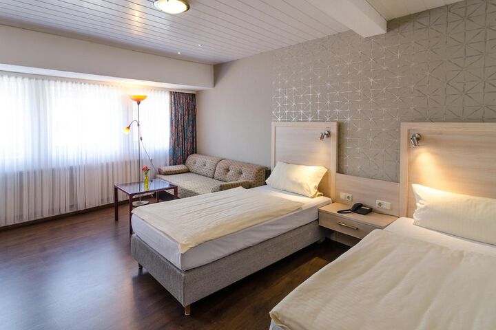 Room 17 of 49