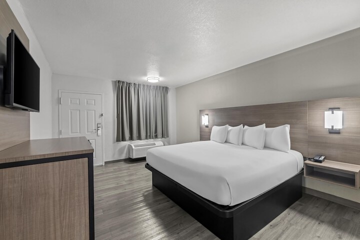 Room 6 of 30