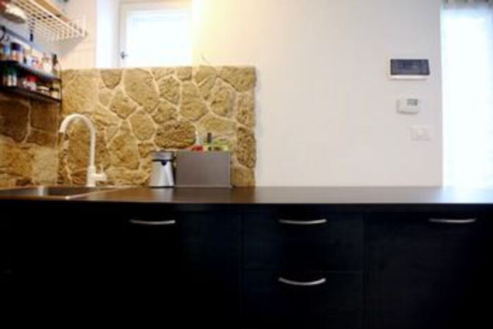 Room 12 of 18