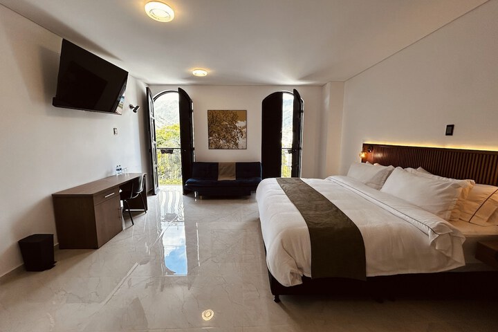 Room 12 of 49