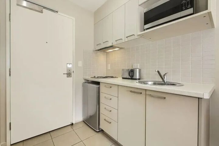 Room 7 of 25
