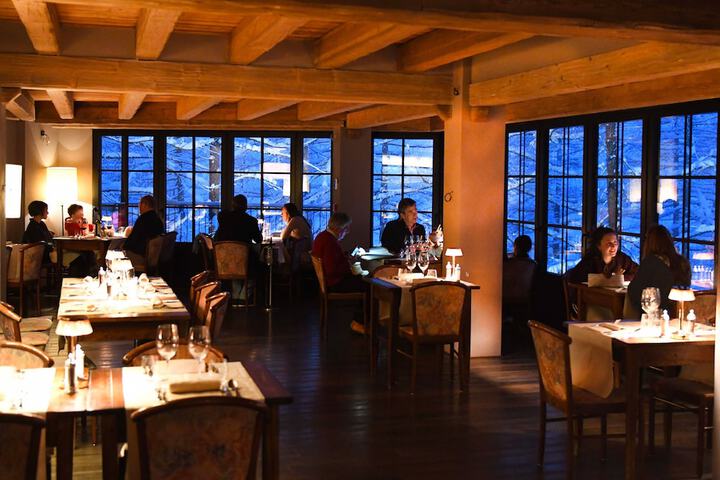 Dining 64 of 98