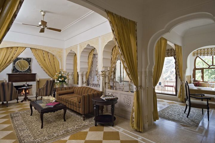 Room 10 of 71