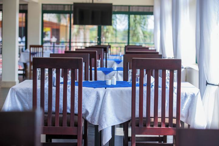 Dining 54 of 61