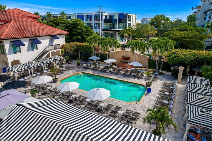 Pool 52 of 103
