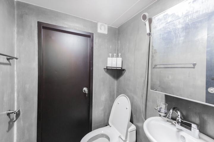 Room 42 of 43