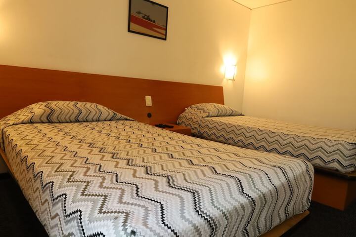 Room 14 of 40