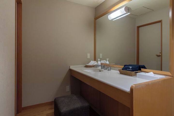 Room 30 of 91