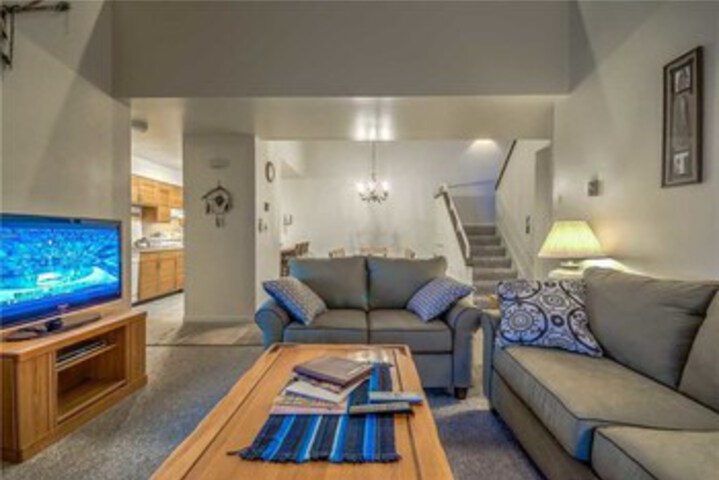 Room 11 of 32