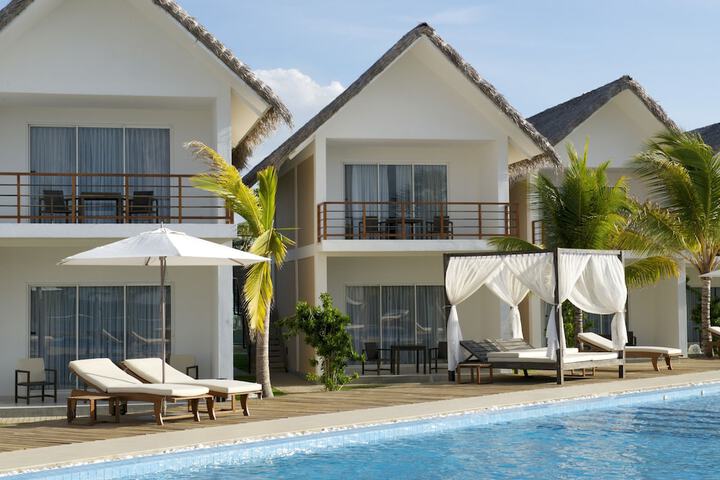 Hotel Pool