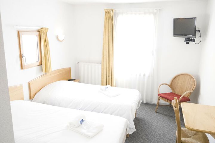 Room 4 of 34