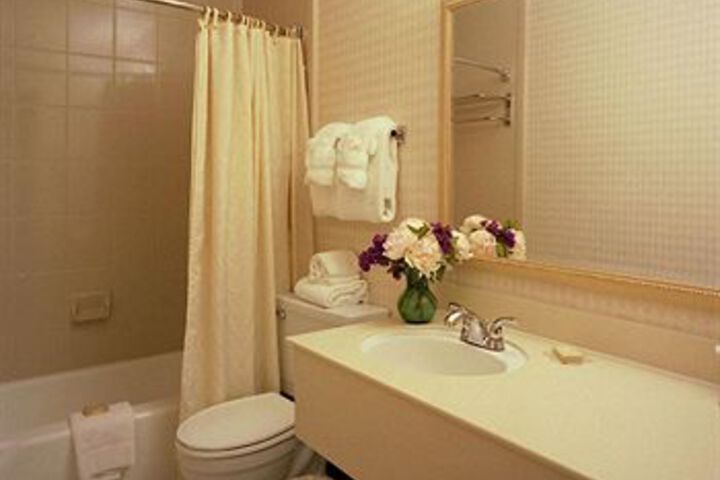 Room 8 of 72