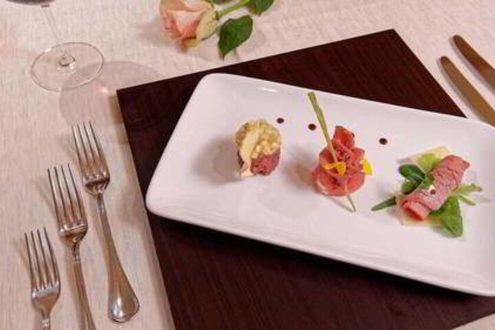 Dining 33 of 44