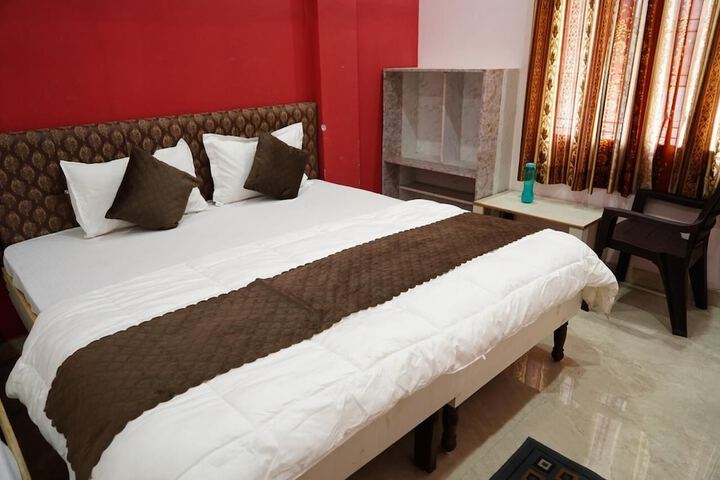 Room 4 of 14
