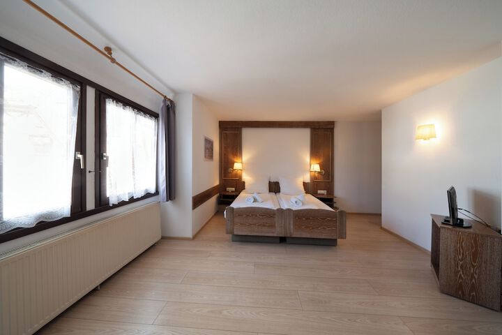 Room 15 of 39