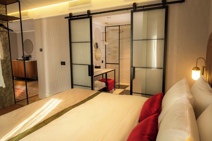 Room 11 of 147