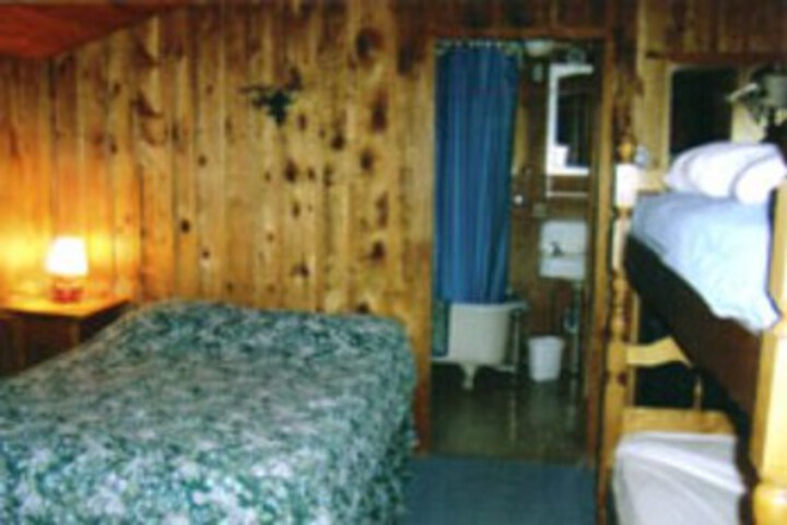 Room 6 of 8