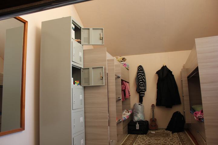 Room 5 of 10