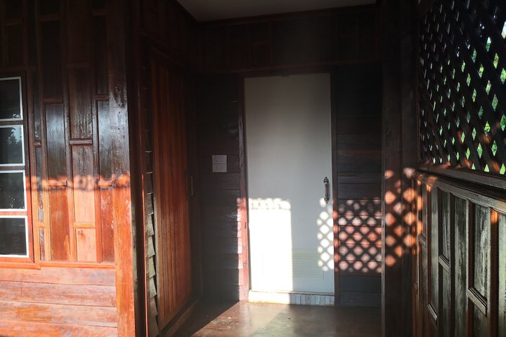 Room 8 of 154
