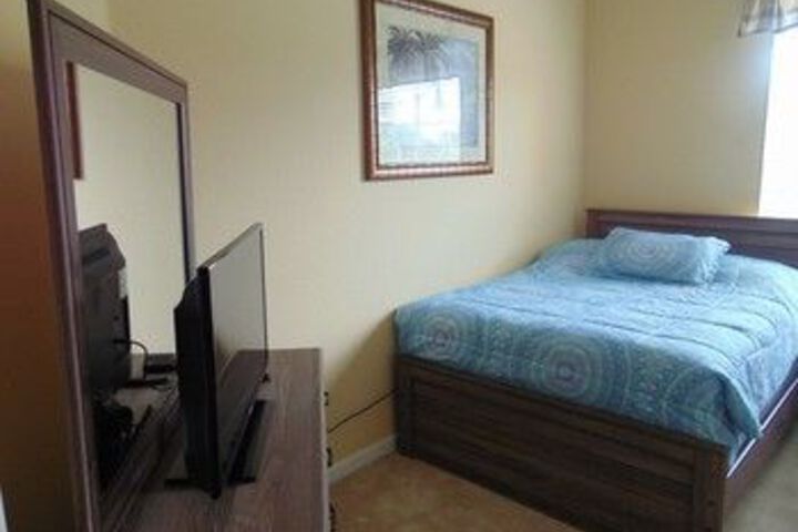 Room 9 of 29