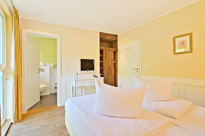 Room 18 of 50