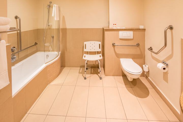 Room 16 of 27