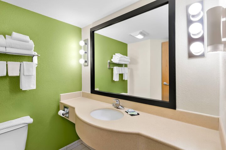 Room 42 of 51