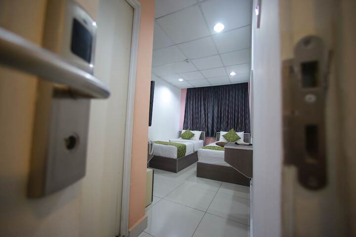 Room 40 of 128