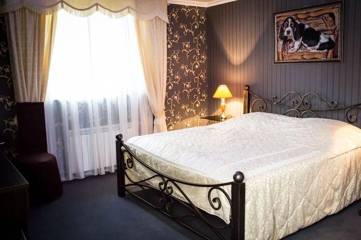 Room 6 of 45
