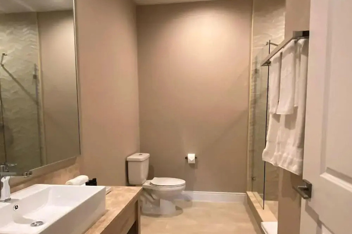 Room 6 of 21