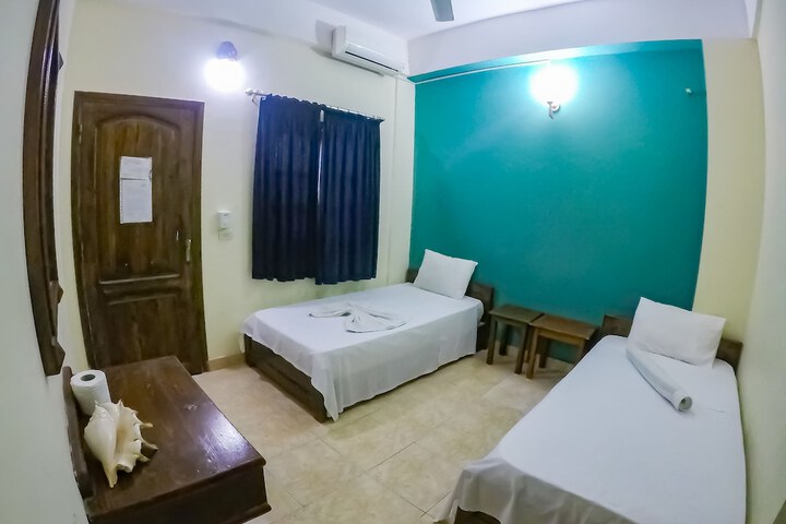 Room 8 of 20