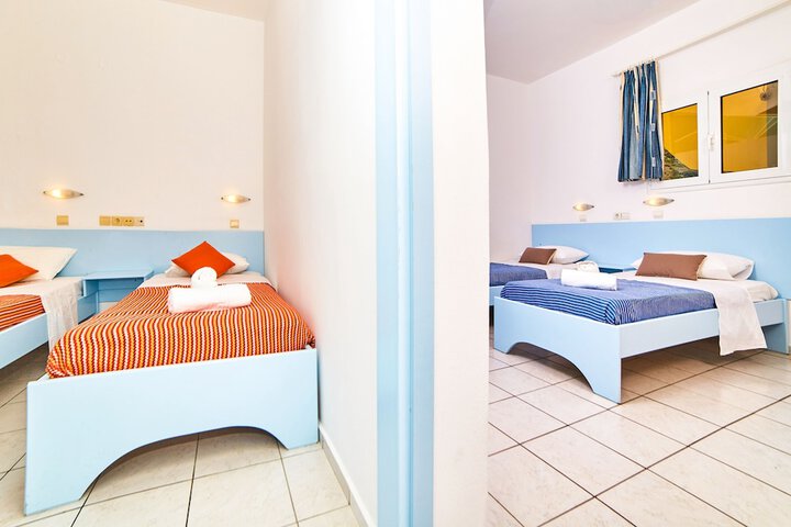 Room 9 of 27