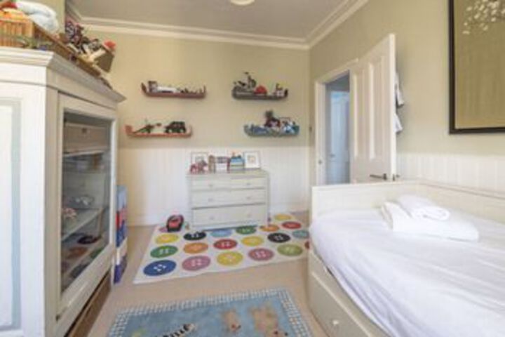 Room 11 of 31