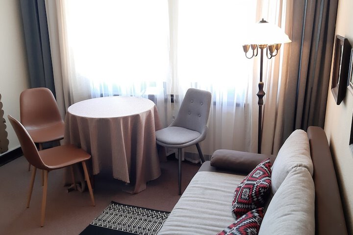 Room 47 of 77