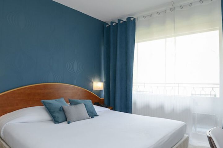 Room 8 of 32