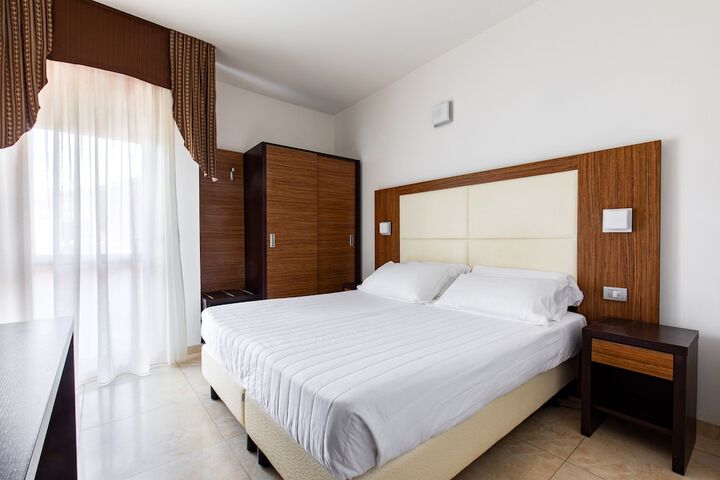 Room 40 of 121
