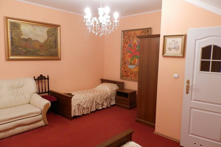 Room 47 of 49
