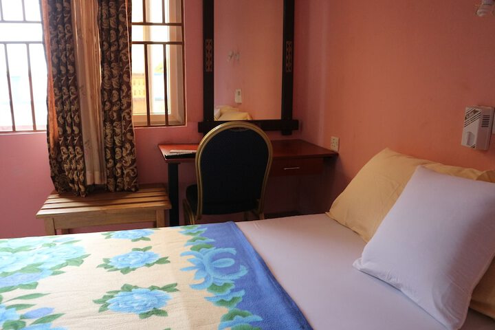 Room 15 of 37
