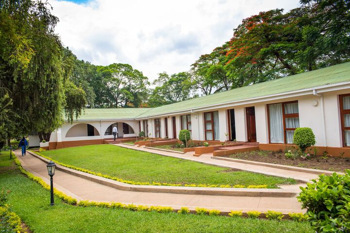 Hotel Exterior 53 of 55