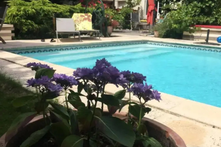 Pool 11 of 16