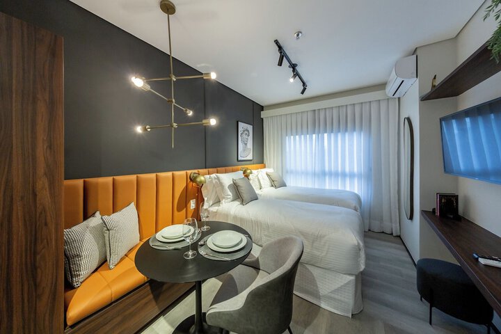 Room 51 of 184