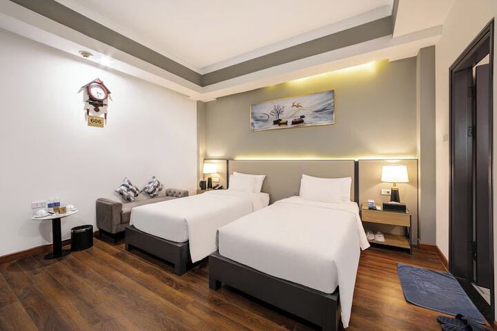 Room 5 of 27