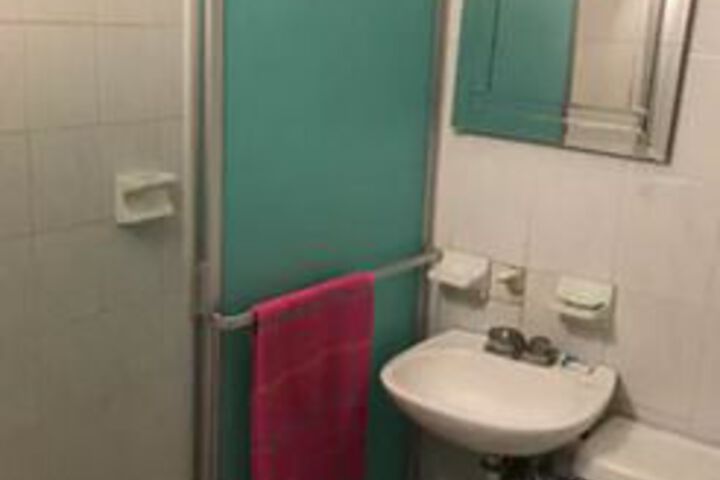 Room 2 of 3