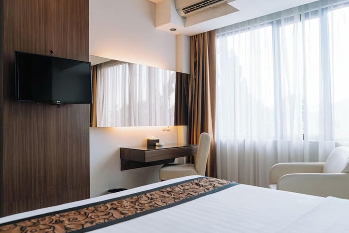 Room 16 of 120