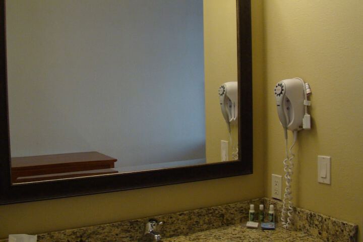 Bathroom sink