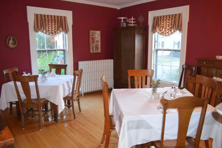Dining Photos