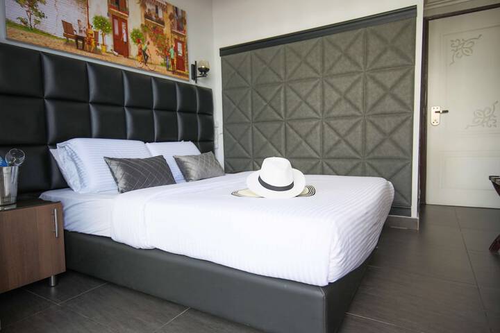 Room 13 of 71