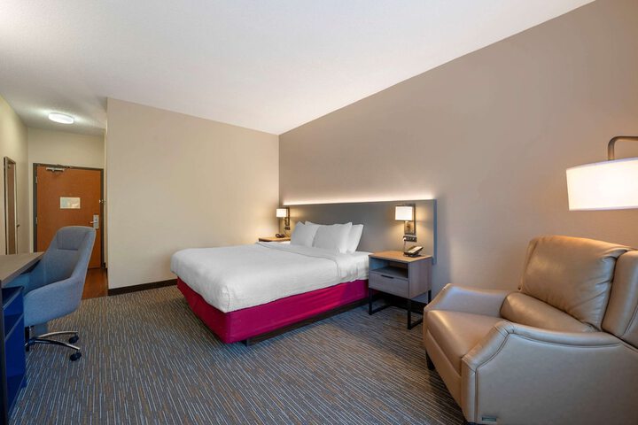 Standard | King Bed (9 of 16)